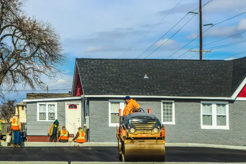 How Long Does An Asphalt Driveway Last in Oswego, IL